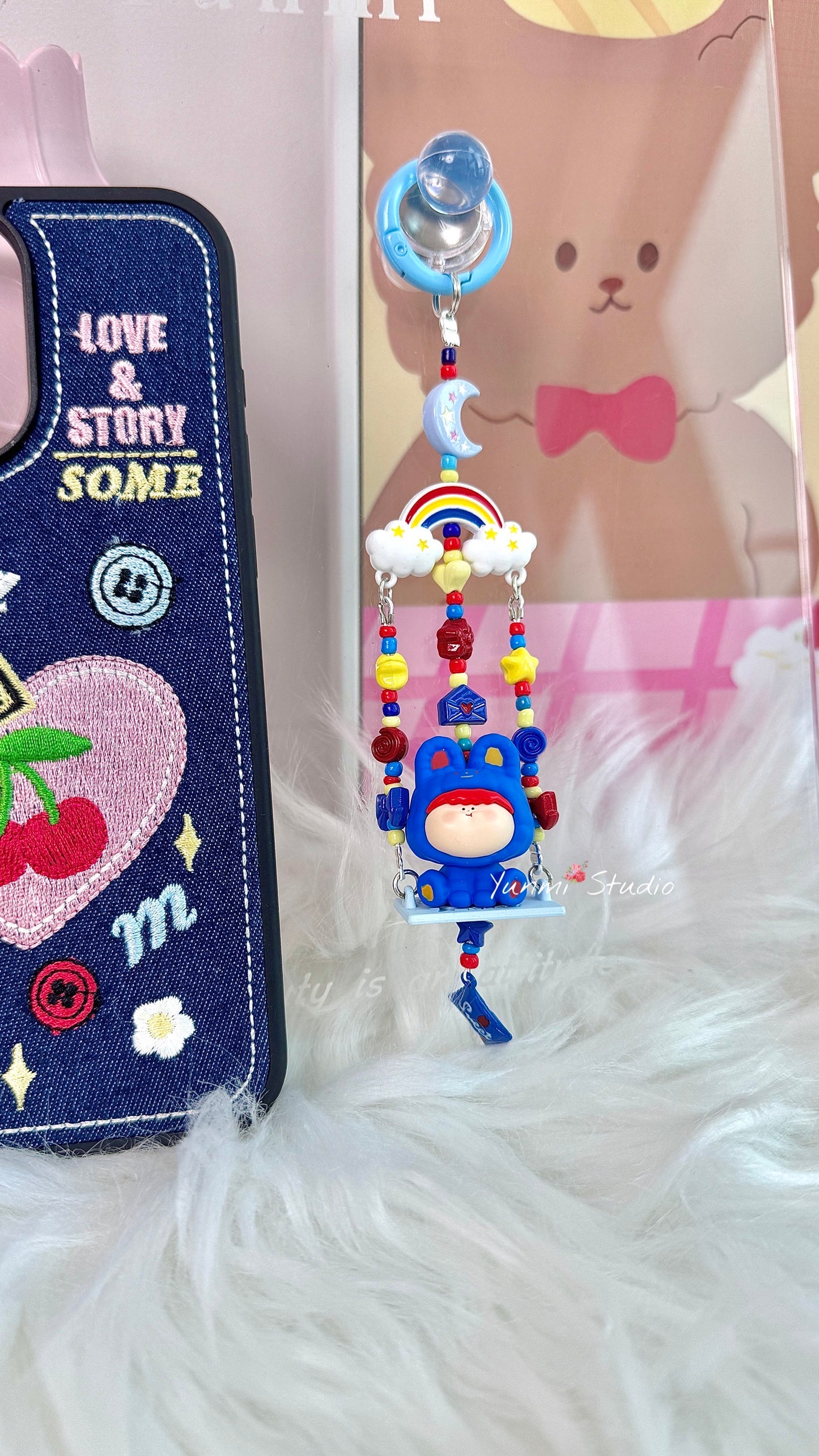 Amlls phone chain/swing